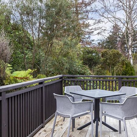 Turangi Trout Lodge Ngoại thất bức ảnh
