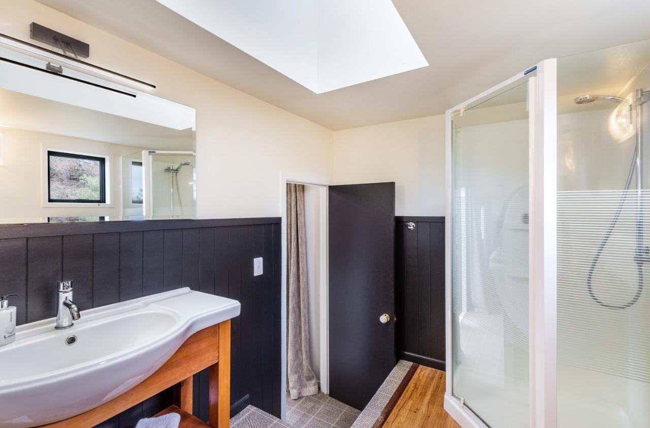 Turangi Trout Lodge Ngoại thất bức ảnh