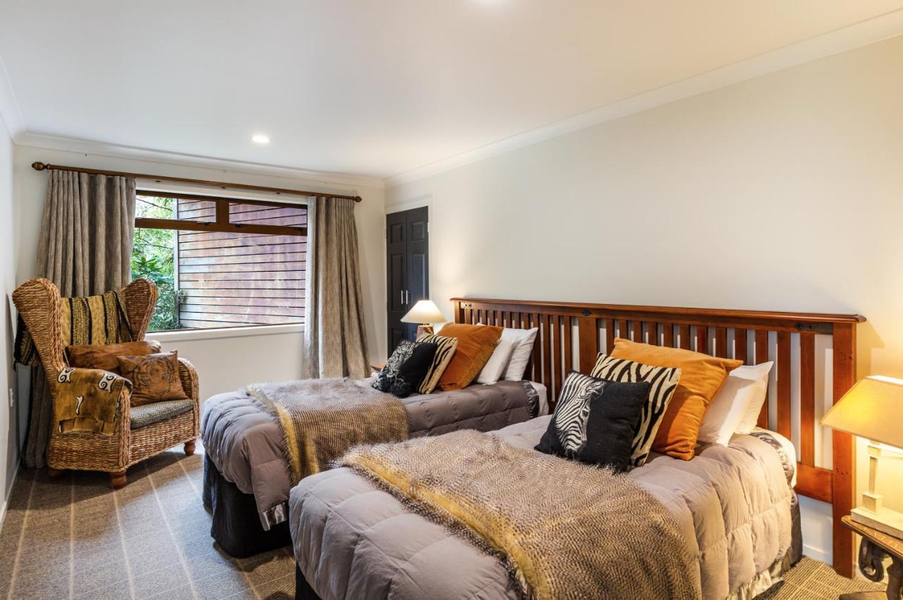 Turangi Trout Lodge Ngoại thất bức ảnh